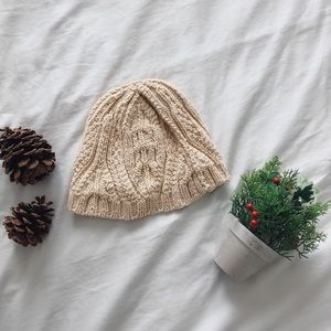 Handmade knit beanie cream color - brand new!